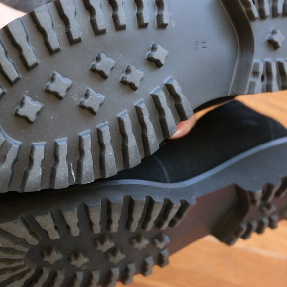 VANELI Women's Zeus Loafer Size 9.5 Black w/ Silver Chain - Picture 11 of 14